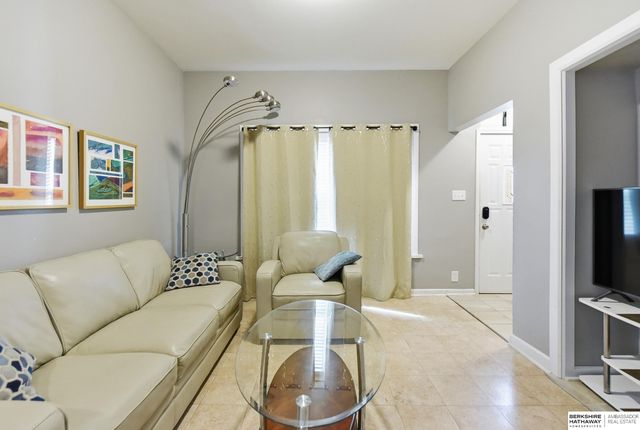 2924 Dupont Street, Omaha, NE 68105