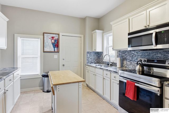 2924 Dupont Street, Omaha, NE 68105