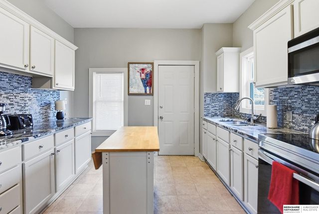2924 Dupont Street, Omaha, NE 68105