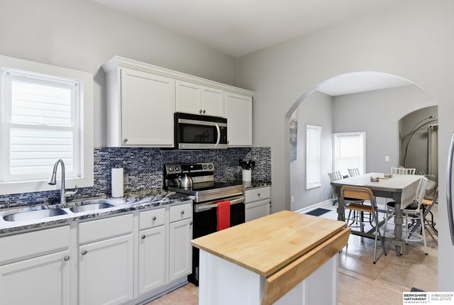 2924 Dupont Street, Omaha, NE 68105