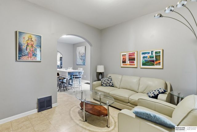 2924 Dupont Street, Omaha, NE 68105