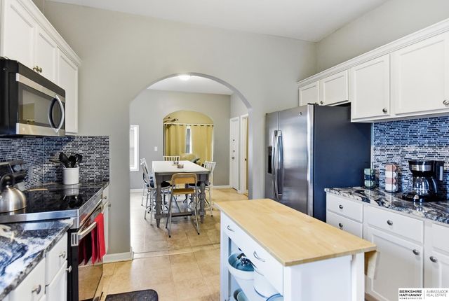 2924 Dupont Street, Omaha, NE 68105