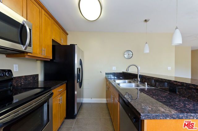 10982 ROEBLING Avenue 461, Los Angeles, CA 90024