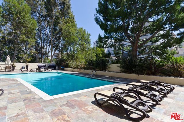 10982 ROEBLING Avenue 461, Los Angeles, CA 90024