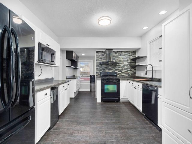 2713 Fairfield Avenue, Fort Wayne, IN 46807