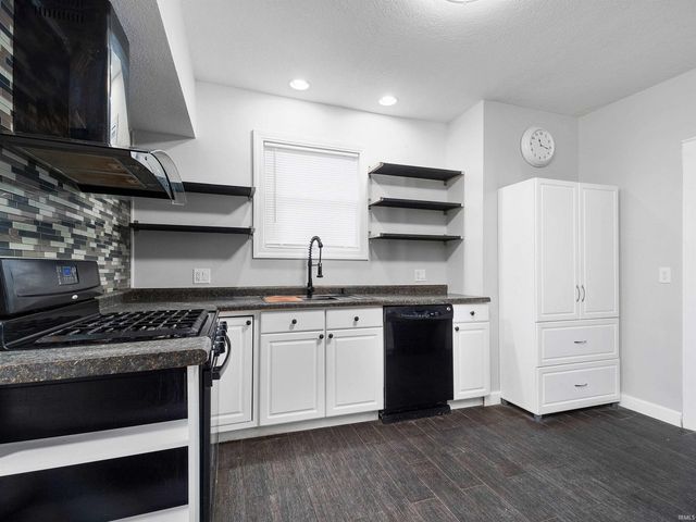 2713 Fairfield Avenue, Fort Wayne, IN 46807