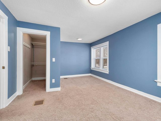 2713 Fairfield Avenue, Fort Wayne, IN 46807