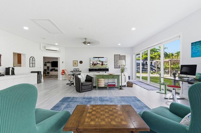 13595 89th Place N, West Palm Beach, FL 33412