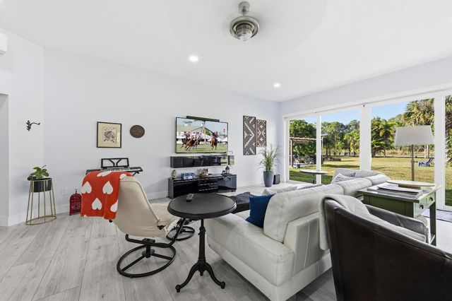 13595 89th Place N, West Palm Beach, FL 33412