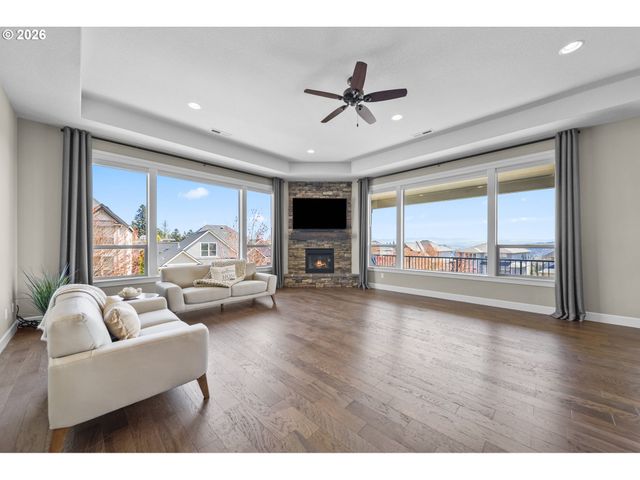 12541 Se HADEED Dr, Happy Valley, OR 97086