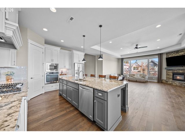 12541 Se HADEED Dr, Happy Valley, OR 97086