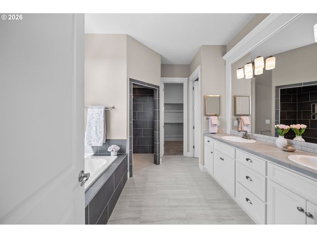 12541 Se HADEED Dr, Happy Valley, OR 97086