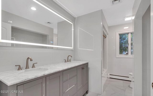 1582 Beaver Hollow Drive, Toms River, NJ 08755