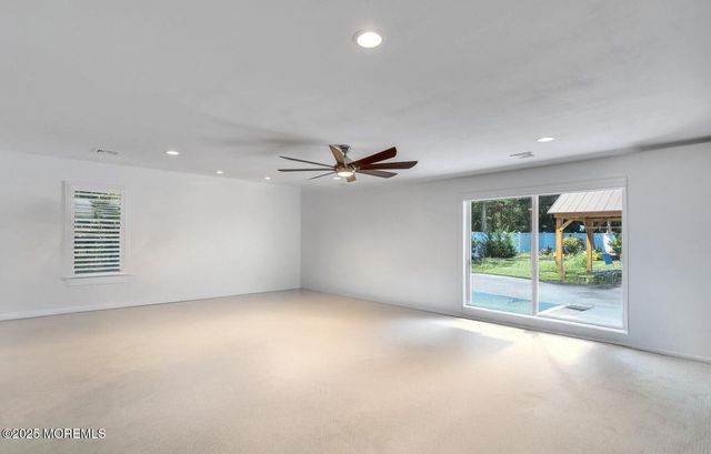 1582 Beaver Hollow Drive, Toms River, NJ 08755