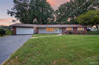 610 Laurel Dr, Waterloo, IL 62298