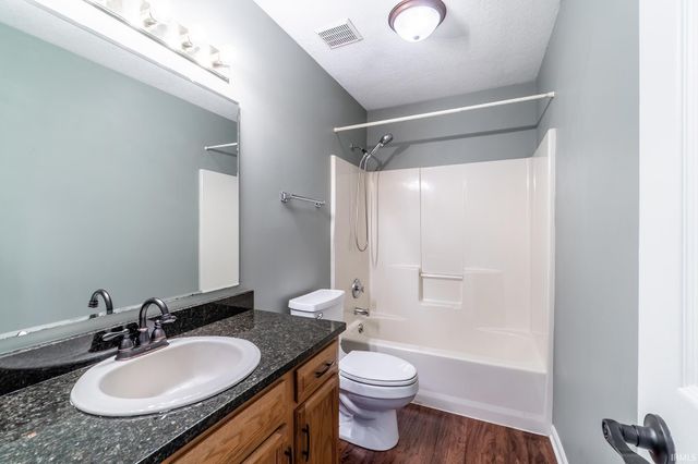 2316 Sweet Cider Road, Fort Wayne, IN 46818