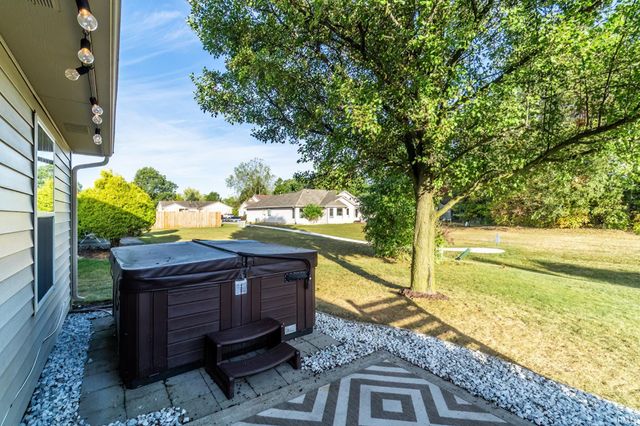 2316 Sweet Cider Road, Fort Wayne, IN 46818