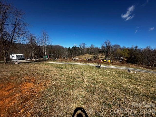 400 Old Dale Road, Spruce Pine, NC 28777