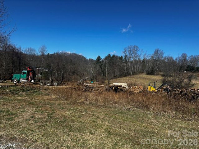 400 Old Dale Road, Spruce Pine, NC 28777