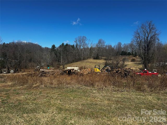400 Old Dale Road, Spruce Pine, NC 28777