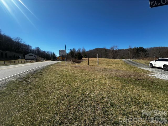 400 Old Dale Road, Spruce Pine, NC 28777