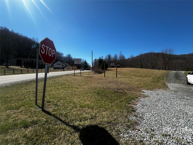 400 Old Dale Road, Spruce Pine, NC 28777