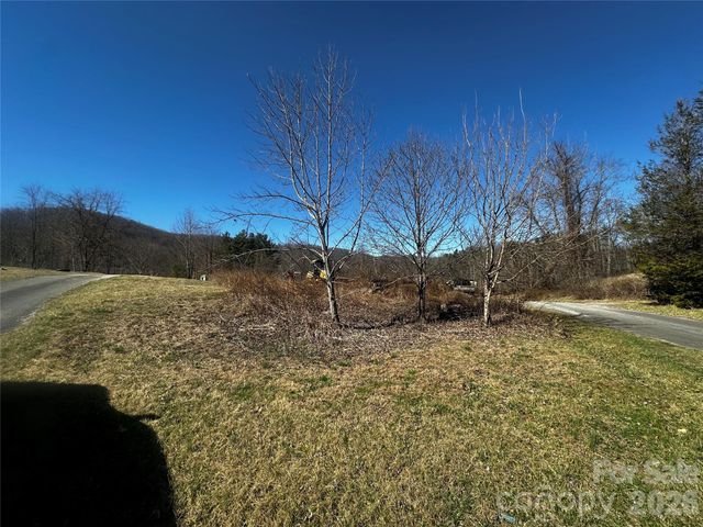 400 Old Dale Road, Spruce Pine, NC 28777
