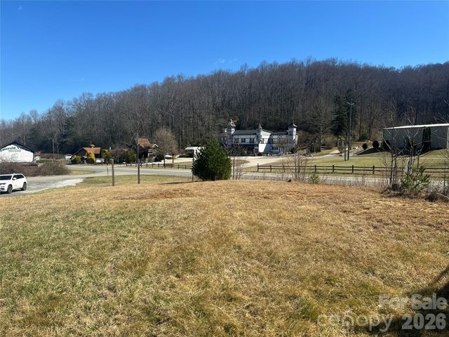 400 Old Dale Road, Spruce Pine, NC 28777