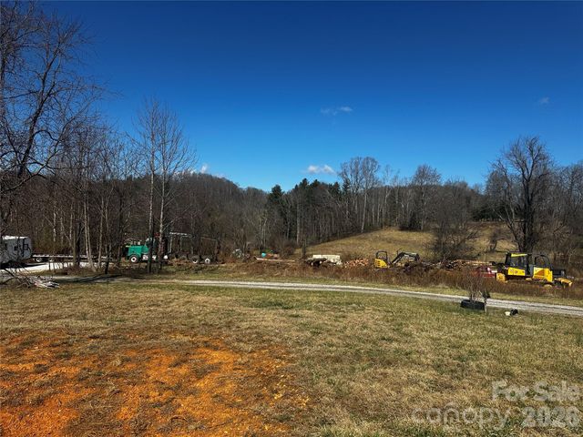 400 Old Dale Road, Spruce Pine, NC 28777