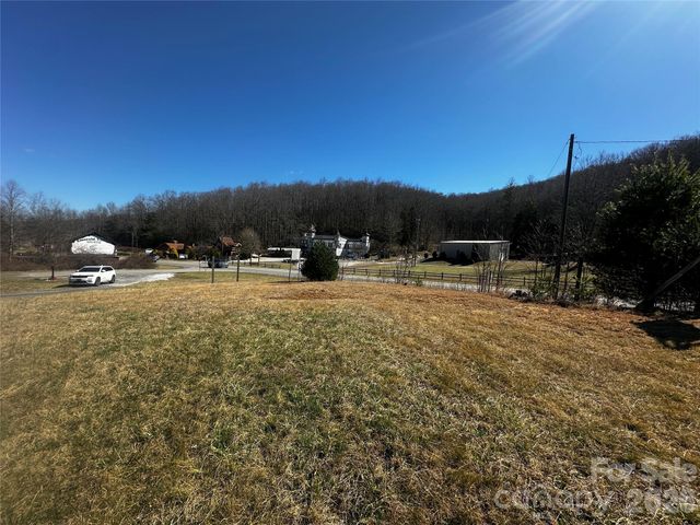 400 Old Dale Road, Spruce Pine, NC 28777