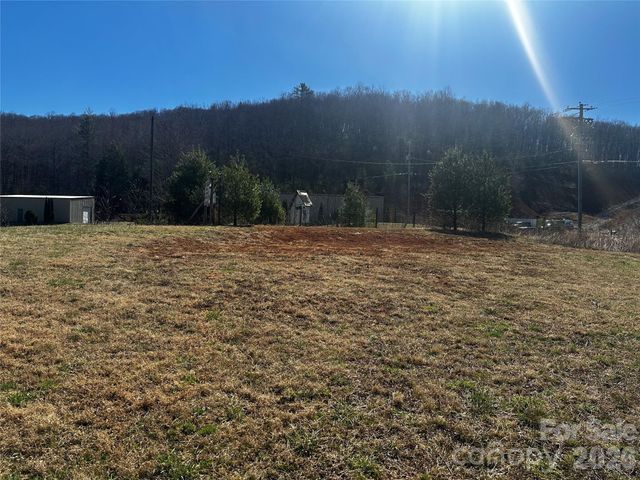 400 Old Dale Road, Spruce Pine, NC 28777