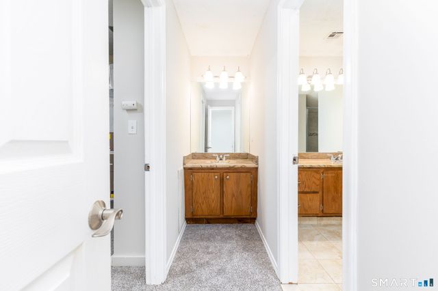 25 Stanley Street B8, West Hartford, CT 06107