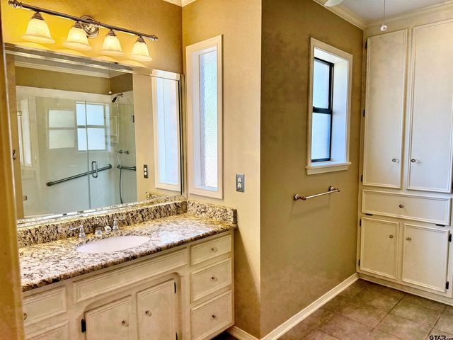 1124 Hillside Drive, Athens, TX 75751