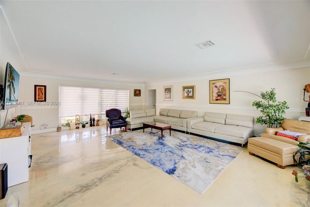 416 N Rainbow Dr, Hollywood, FL 33021