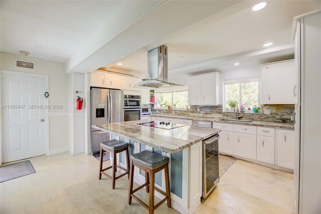 416 N Rainbow Dr, Hollywood, FL 33021