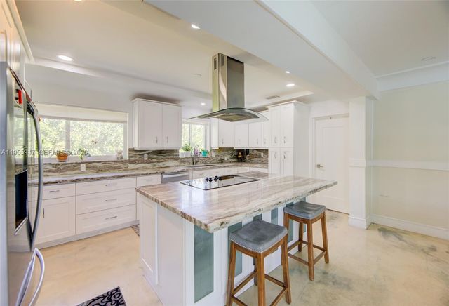 416 N Rainbow Dr, Hollywood, FL 33021