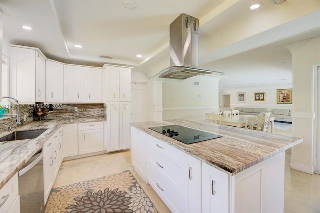 416 N Rainbow Dr, Hollywood, FL 33021