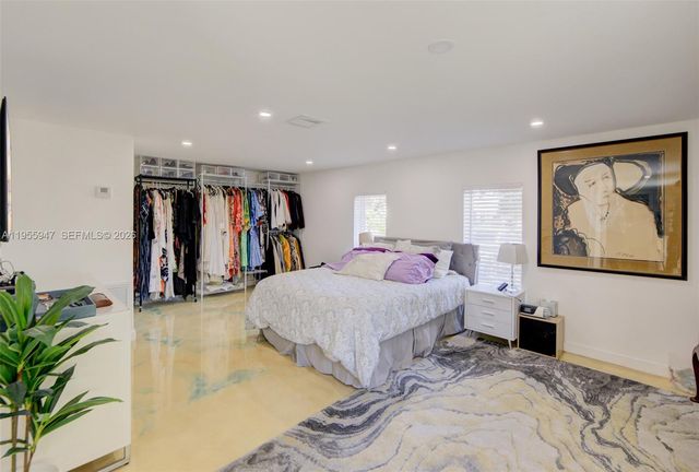 416 N Rainbow Dr, Hollywood, FL 33021