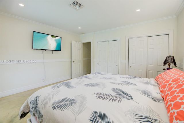 416 N Rainbow Dr, Hollywood, FL 33021