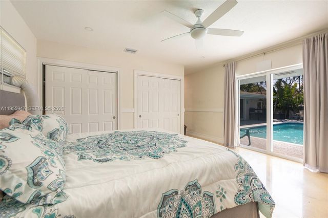 416 N Rainbow Dr, Hollywood, FL 33021