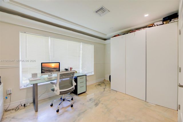 416 N Rainbow Dr, Hollywood, FL 33021