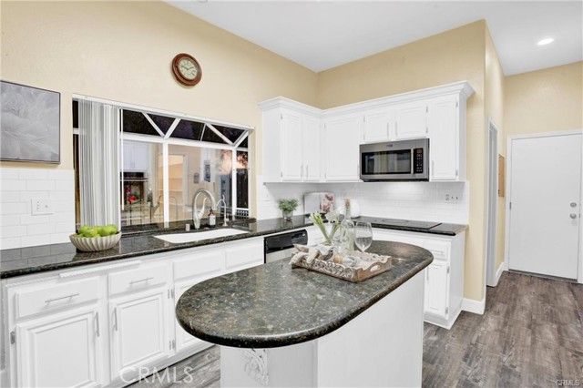 25099 Calle Entradero, Murrieta, CA 92563