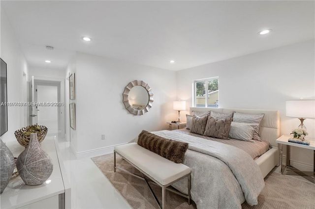 224 E Acre Dr, Plantation, FL 33317