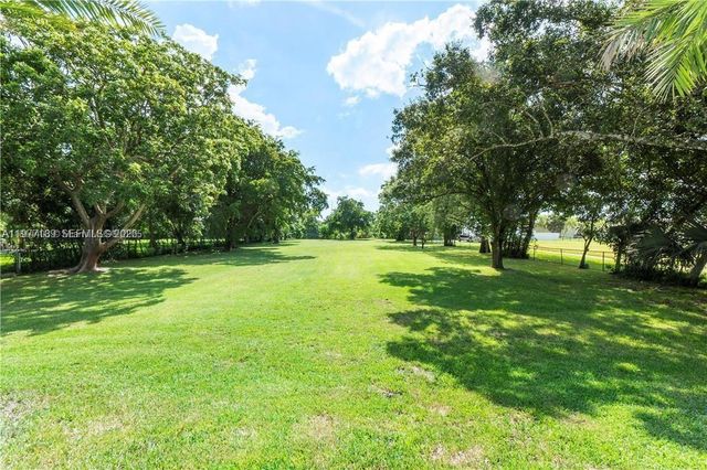 224 E Acre Dr, Plantation, FL 33317