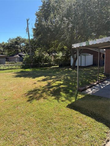 1713 Glenview Lane, Alvin, TX 77511