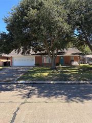1713 Glenview Lane, Alvin, TX 77511
