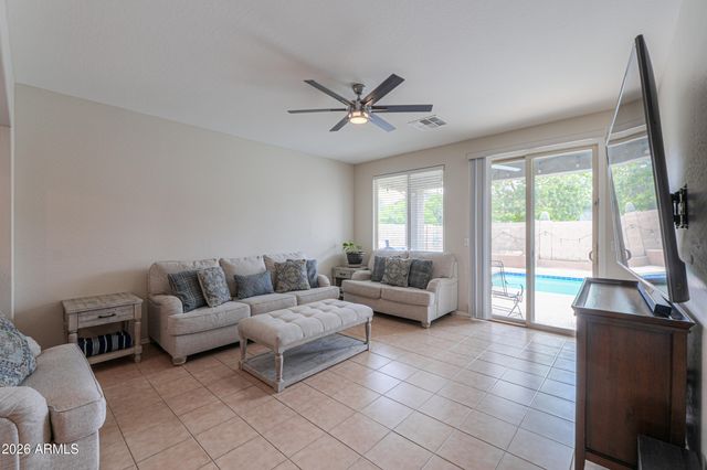 42519 W CHEYENNE Drive, Maricopa, AZ 85138