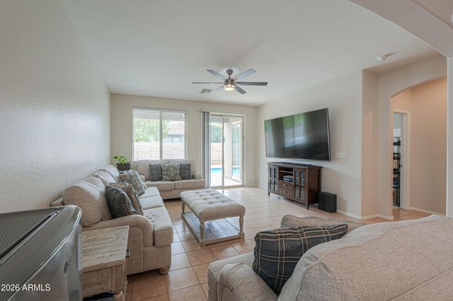 42519 W CHEYENNE Drive, Maricopa, AZ 85138