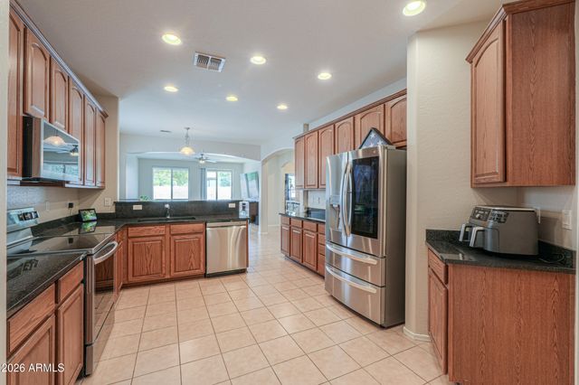 42519 W CHEYENNE Drive, Maricopa, AZ 85138