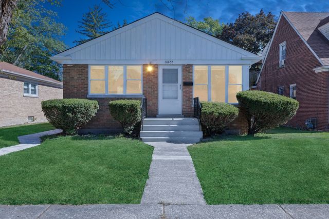 14455 Des Plaines Street, Harvey, IL 60426